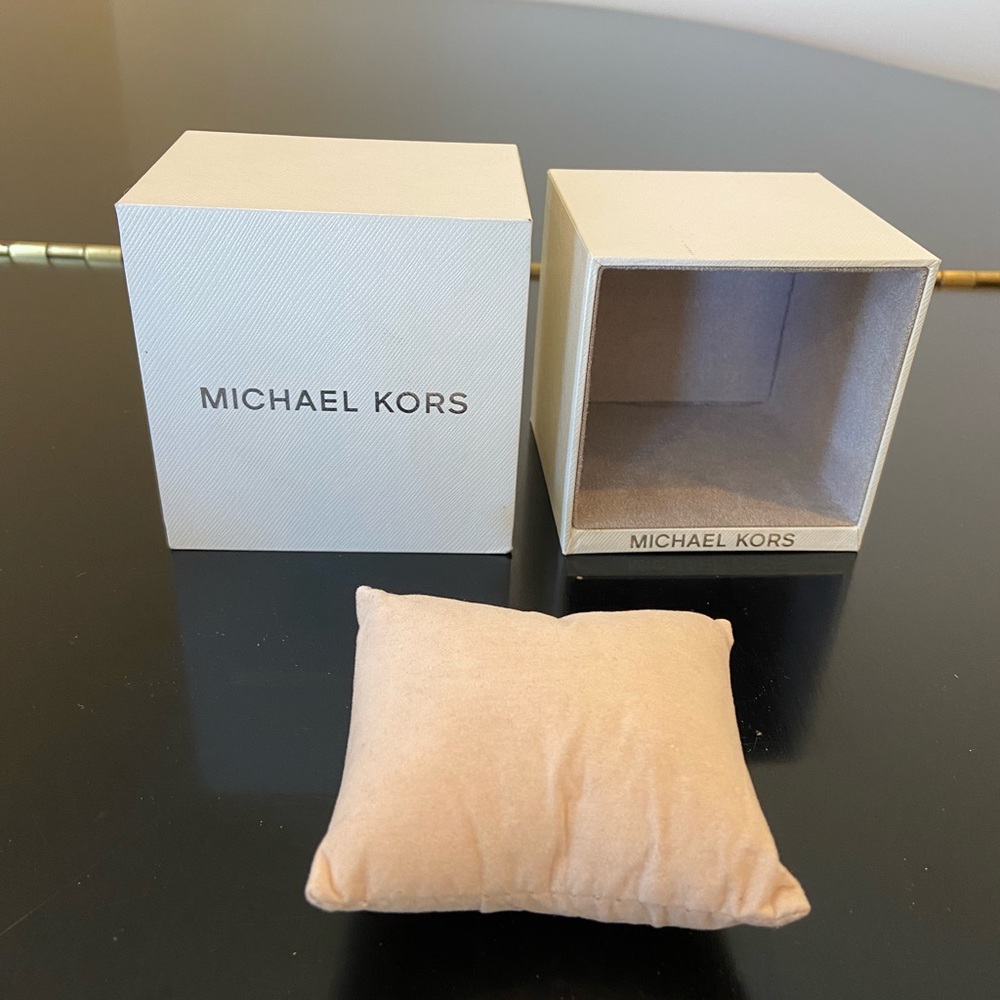 Authentic Michael Kors Gold Plated Chronograph Watch - Picture 9 of 17